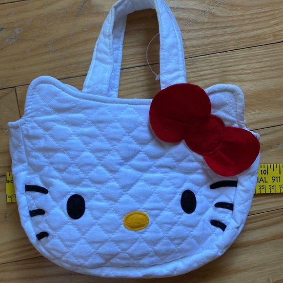 Y2K Quilted Hello Kitty Purse with Pocket on Back - Picture 4 of 6